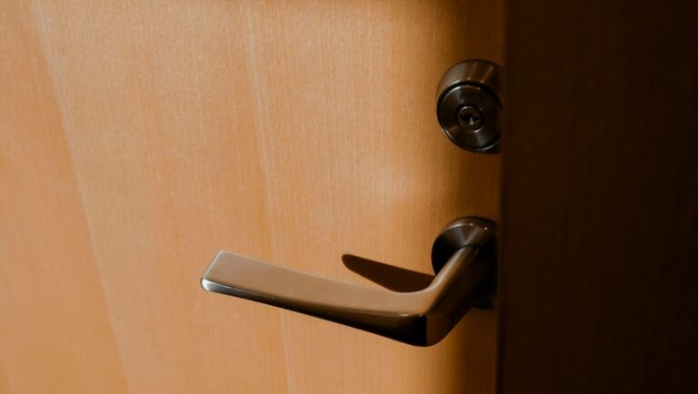 Court delayed for nearly an hour due to jammed door