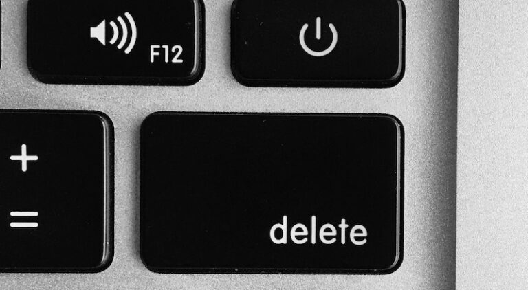 Former Irwin Mitchell associate avoids strike off after deleting emails in ‘moment of madness’