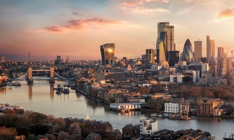 Mayer Brown matches Magic Circle NQ pay at £150k
