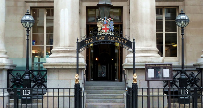 Law Society recommends modest salary uplift for trainee solicitors