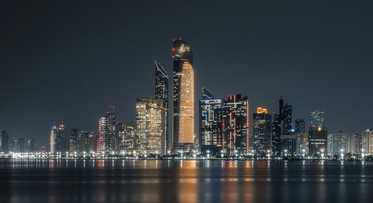 Ex-Dentons staffer banned over cocaine smuggling in Abu Dhabi