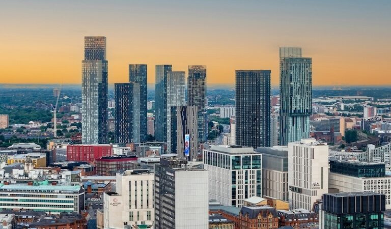 Freshfields to cut paralegal numbers at Manchester hub 