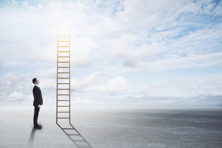 Gowling WLG appoints former trainee as new boss