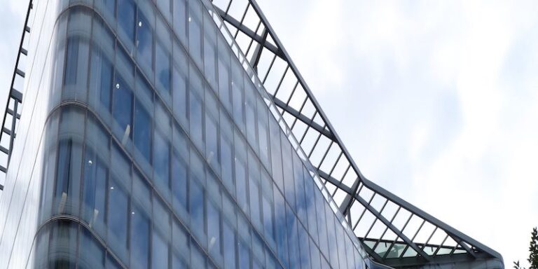 Norton Rose Fulbright ups London NQ salary to 140k